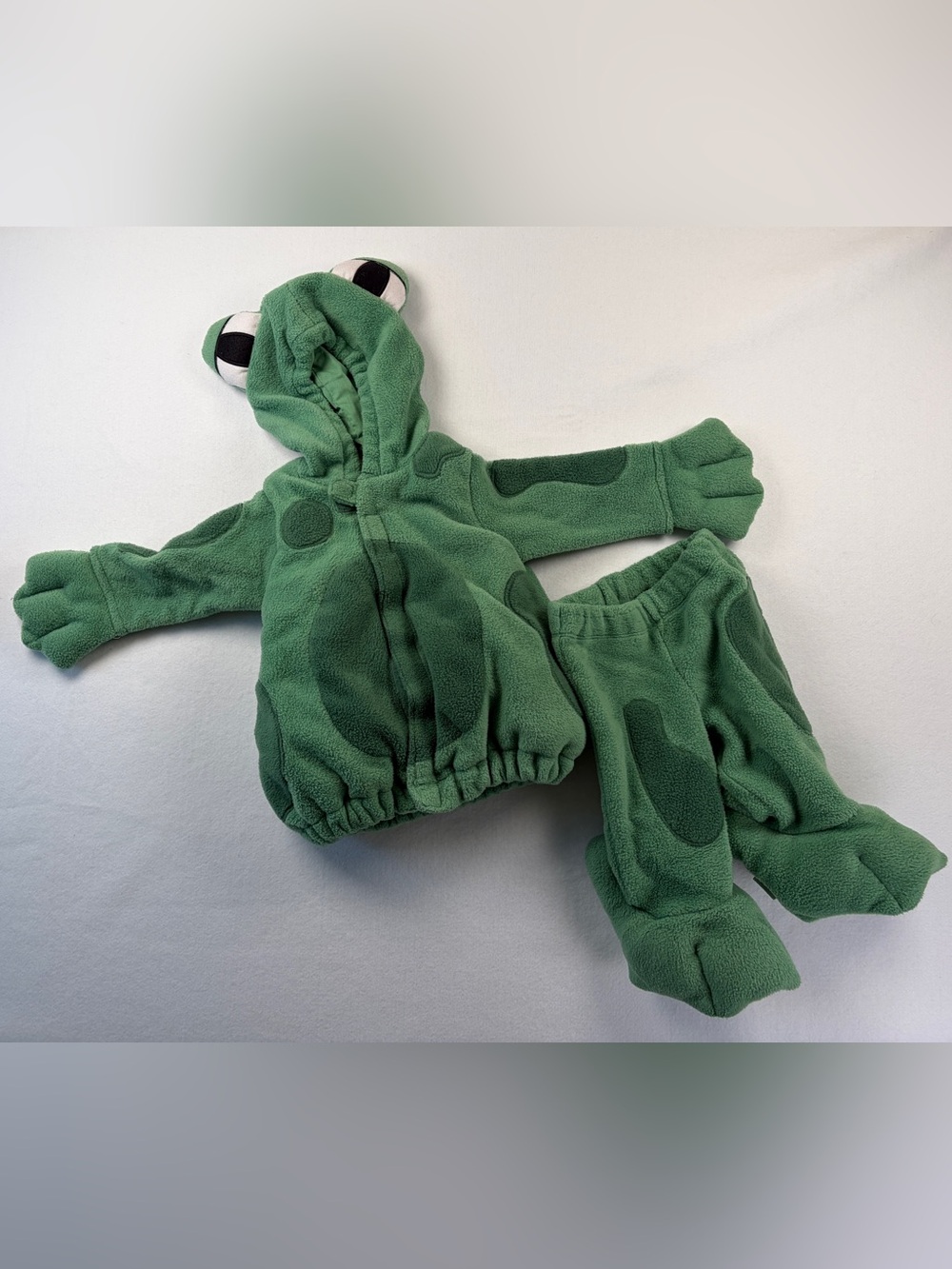 VINTAGE OLD NAVY Frog costume Halloween size 3-6 months - warm fleece